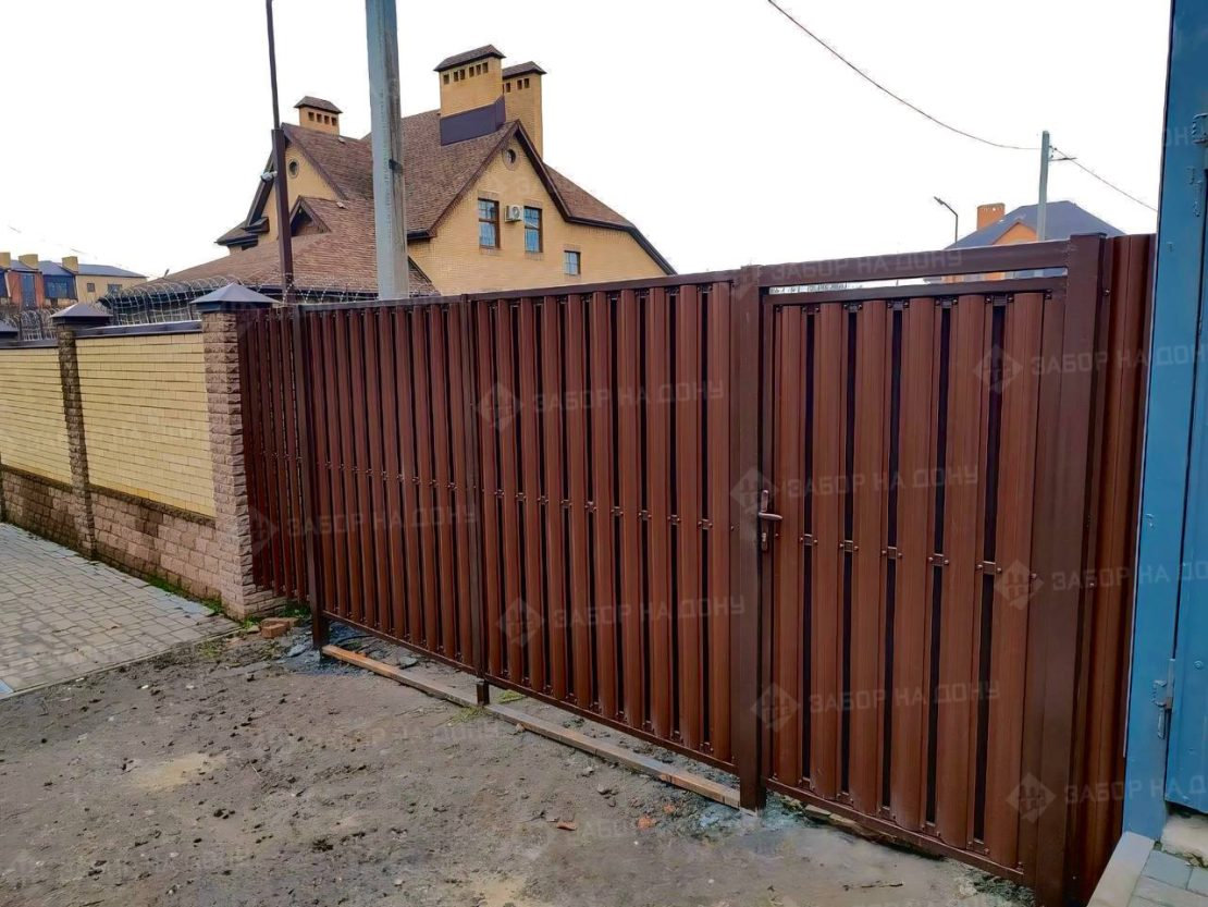 Распашные ворота из евроштакетника  в Багаевской